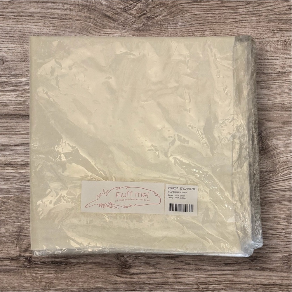 Pottery Barn/Villa By Classic Home Solstice Ivory Linen Pillow Sham Cover 22” OB